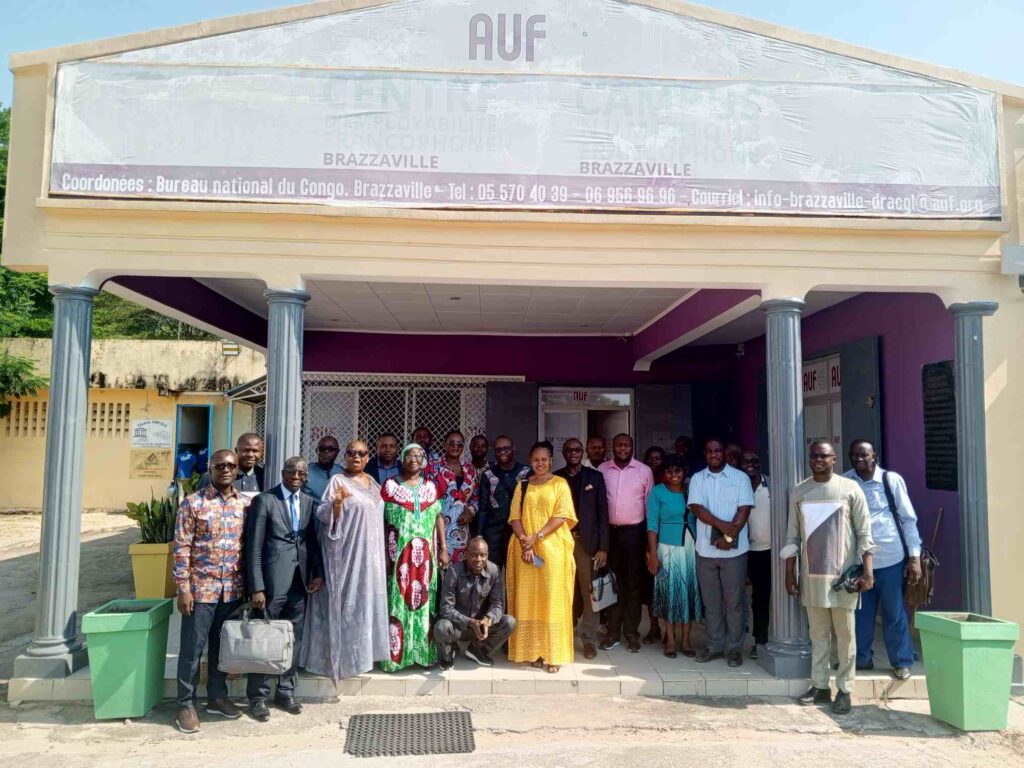 LES TIC AU CŒUR D’UNE FORMATION DES ENSEIGNANTS DU SUPÉRIEUR