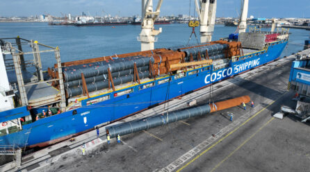 CONGO TERMINAL LANCE LES TRAVAUX D’EXTENSION DU MÔLE EST AVEC UNE PREMIÈRE LIVRAISON DE 2 000 TONNES DE MATÉRIAUX