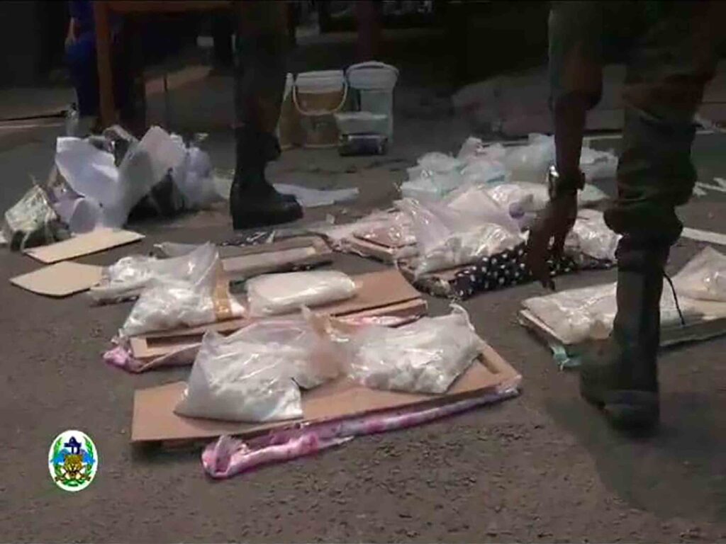 TRAFIC DE COCAÏNE ENTRE BRAZZAVILLE ET KINSHASA : UNE JEUNE FEMME INTERPELLÉE AVEC PLUS DE 30 KG
