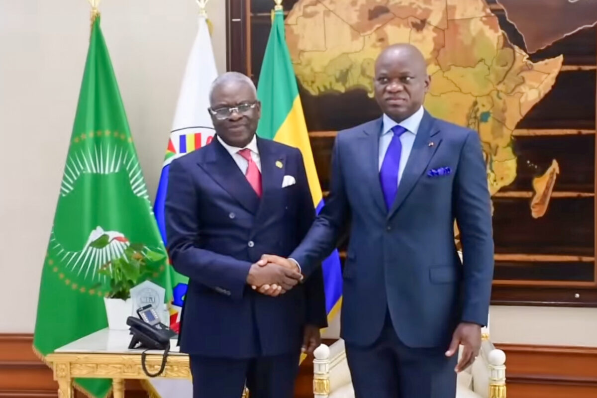 ANATOLE COLLINET MAKOSSO EN TOURNÉE POUR PORTER LA VOIX DU CONGO À L’UNESCO