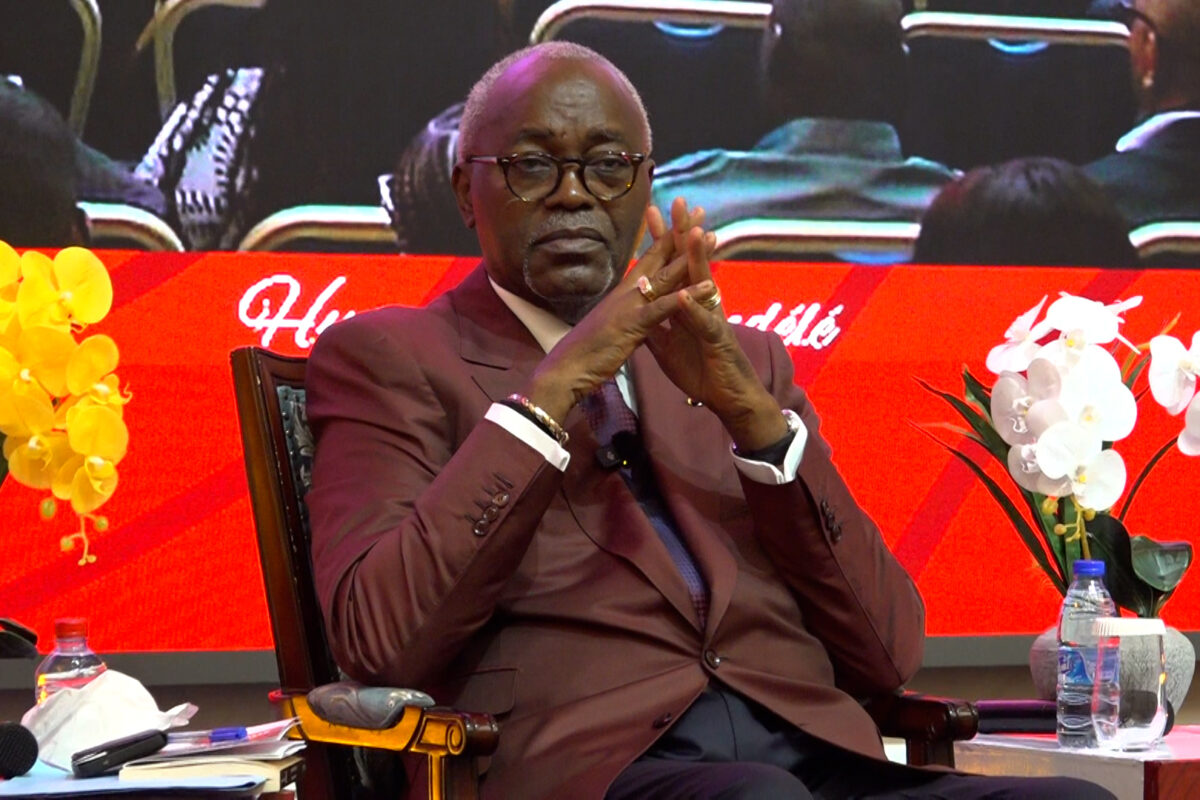 « BÂTIR, SERVIR, TRANSMETTRE » : LE NOUVEL OUVRAGE QUI INTERPELLE LES COLLECTIVITÉS