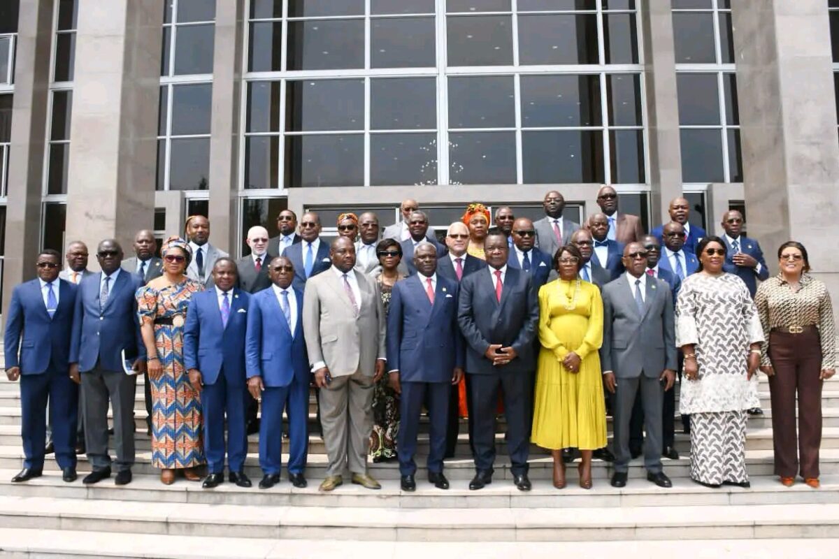 CONSEIL DE CABINET : COLLINET MAKOSSO DONNE SES DERNIÈRES ORIENTATIONS