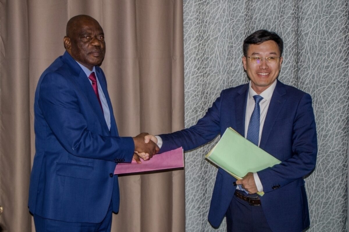 COOPÉRATION UNIVERSITAIRE : L’UMNG SIGNE UN ACCORD STRATÉGIQUE AVEC L’UNIVERSITÉ HAINAN EN CHINE