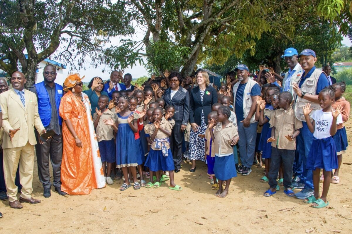 CANTINES SCOLAIRES : LE PAM ET LES ÉTATS-UNIS AU CONTACT DES ÉCOLIERS DE KINKALA