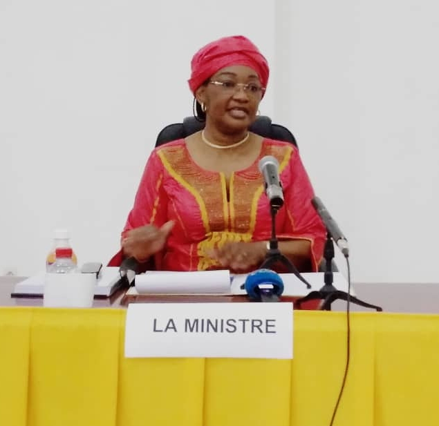 LA MINISTRE DE L’ENSEIGNEMENT SUPÉRIEUR TRACE SA FEUILLE DE ROUTE