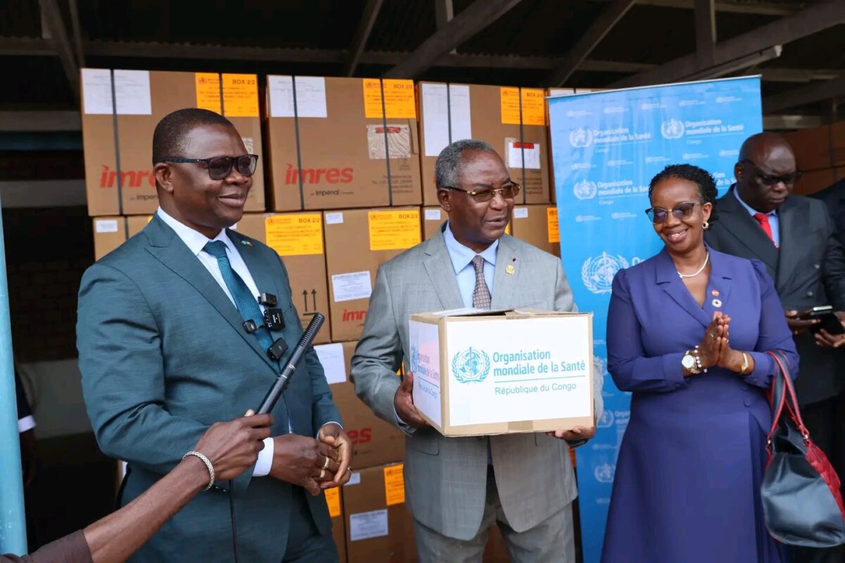 L’OMS REMET 25 TONNES DE MÉDICAMENTS AU CONGO POUR RENFORCER LA RIPOSTE AUX ÉPIDÉMIES
