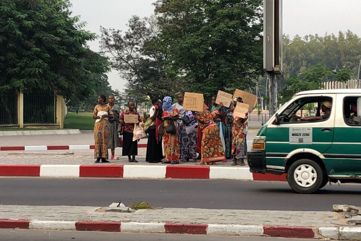 « LIBÉREZ NOS ENFANTS » : LA COLÈRE DE PLUSIEURS MÈRES À BRAZZAVILLE CONTRE LA DGSP