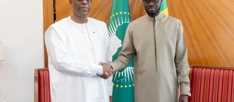 MACKY SALL À DAKAR : UNE RENCONTRE PRÉSIDENTIELLE QUI DIVISE L’OPINION SÉNÉGALAISE